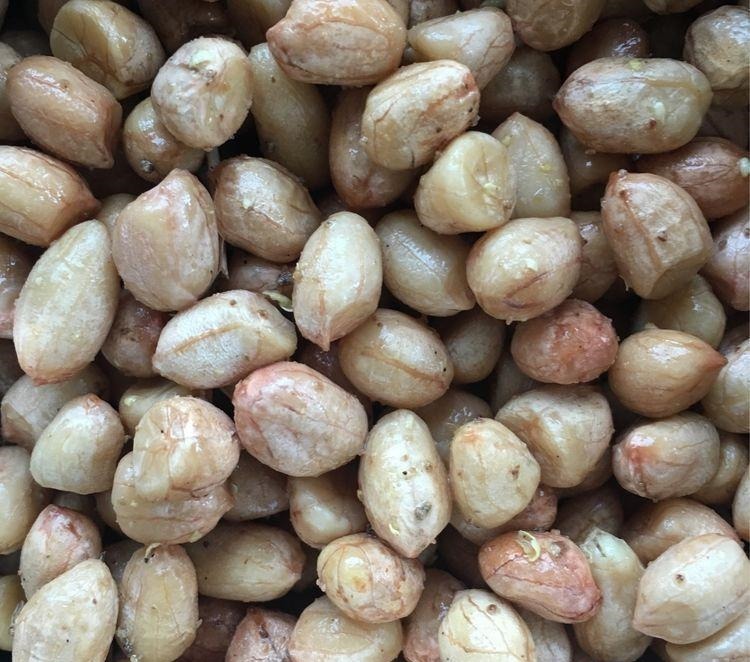 五香花生米不用锅炒,用这个方法做出来的花生米,下酒菜杠杠的