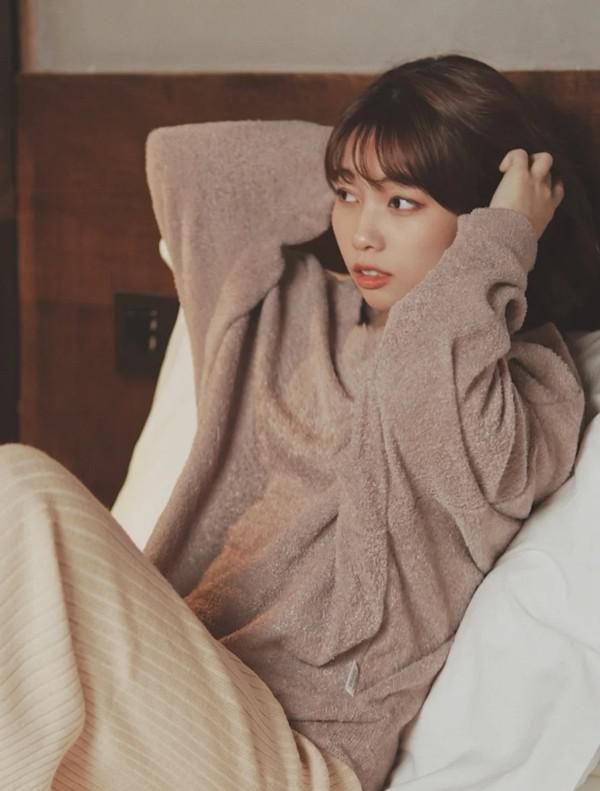 超舒适的“懒人穿搭”，就算外穿家居服，也超级温柔