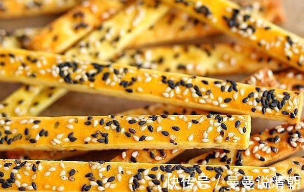 早餐饼新吃法,不放面粉,外焦里嫩,香甜可口,一出锅连吃3个