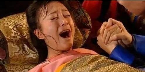 侧切|顺产最痛的四个瞬间,过来人坦言第三个强忍,第四个彻底崩溃了