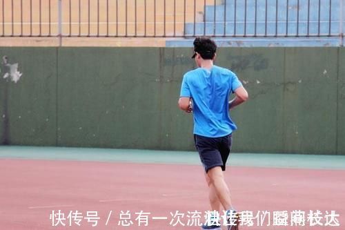 酸痛感|每天坚持跑步，停止一段时间，身体上的变化，很多人无法接受