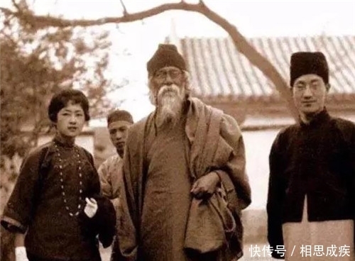 一塌糊涂|1924年鲁迅参加泰戈尔生日宴,到一半却拂袖而去,直言:一塌糊涂