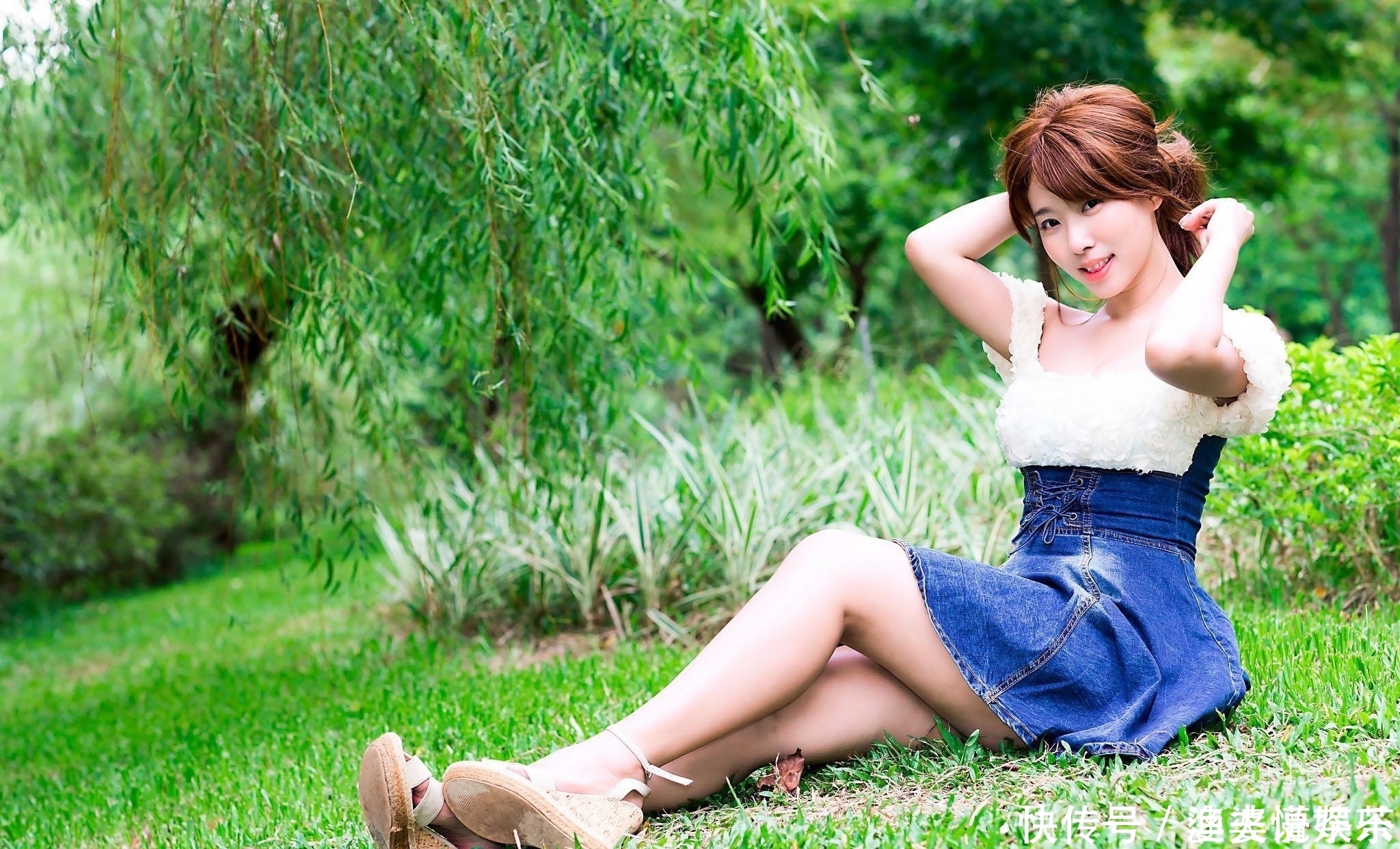 时尚穿搭推荐：时尚美女唯美写真，青春、靓丽，简直美爆了