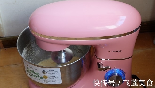 拉丝|面包别再买了，自己在家做，不用黄油不用高粉，柔软拉丝超好吃！