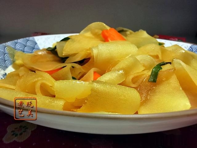 刨刀替代拙劣刀工,炒出脆口透明的土豆片我看行