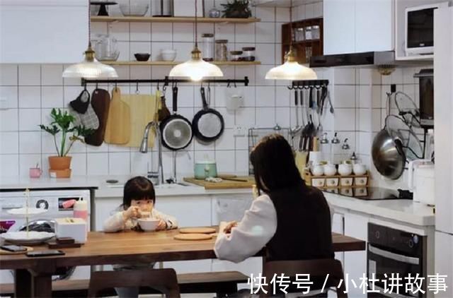 大空间|北漂姑娘买45平房子,爆改成4卧3卫小别墅,专家预估增值500万