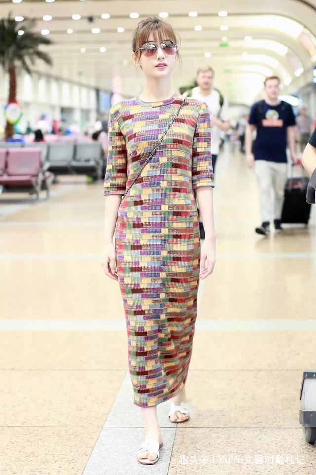 穿搭 连衣裙+高跟鞋过时了!聪明女人早已爱上平底鞋,减龄百搭又舒适