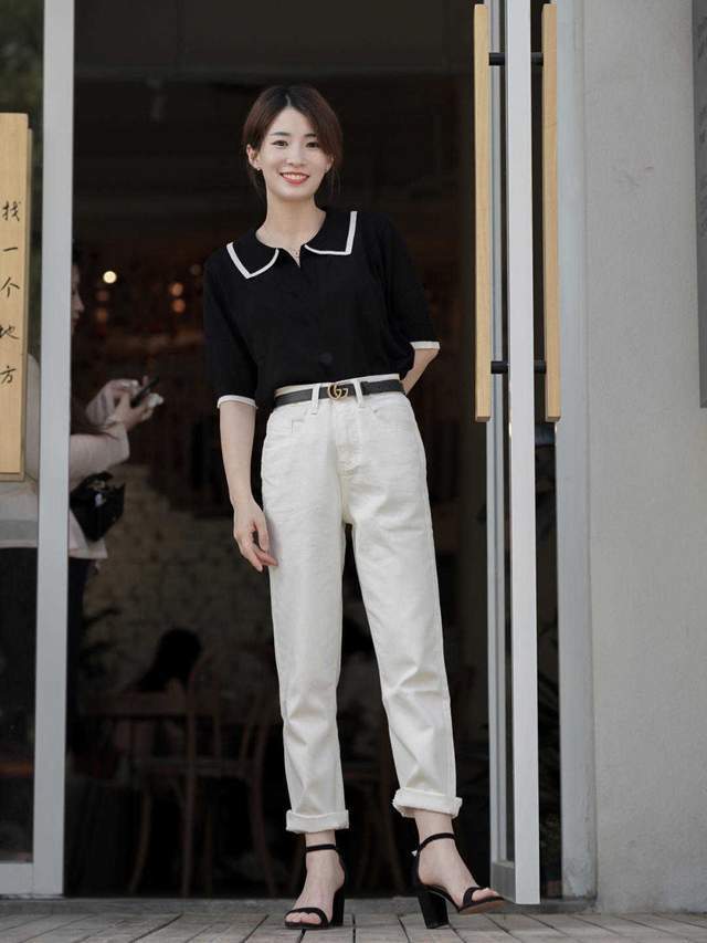 秋天|秋天怎么能少了白裤子呢!和衬衫以及T恤搭配,简约又有气质感