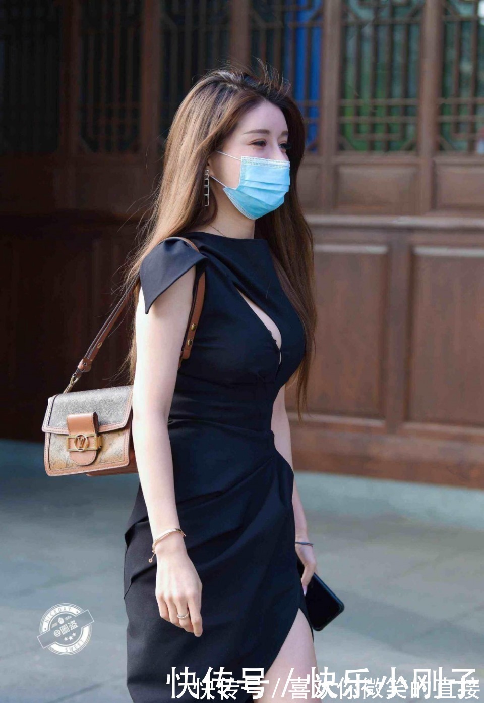 时髦美丽的连衣裙穿搭尽显青春姿态,穿出时尚风采,精致生动