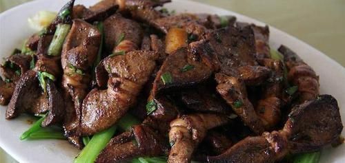 激素分泌|女性雌激素“告急”，身体会露出马脚多吃4物，皮肤好、不显老