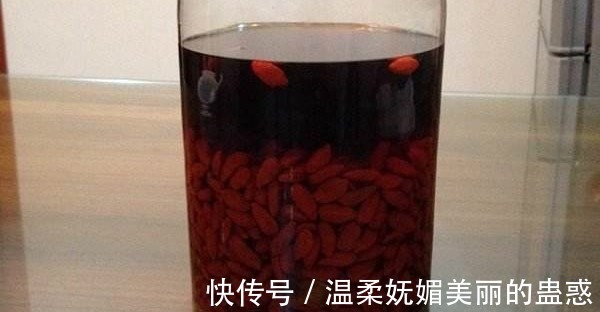 枸杞|钓鲤鱼最好的饵料不在渔具店,而在菜市场,这三样东西混合就行