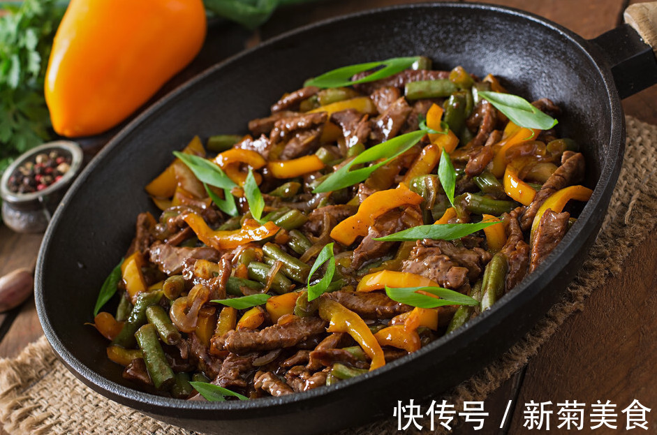植物油|炒牛肉时,别再用料酒腌制了,学会这样做,牛肉又滑又嫩没腥味