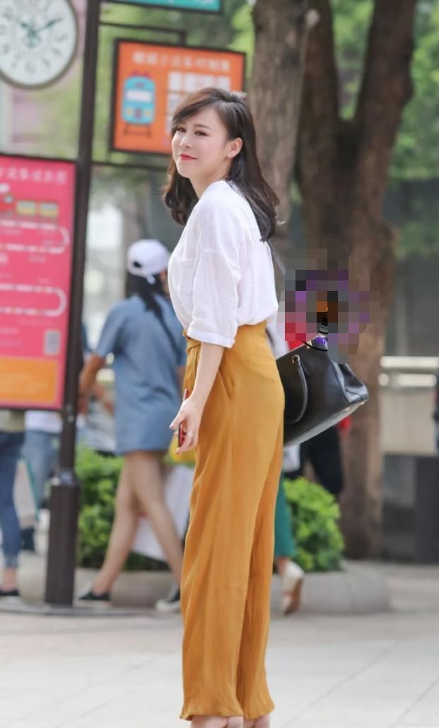 人格魅力|哪怕辣妈裤子穿的很随意,但仍然很有人格魅力