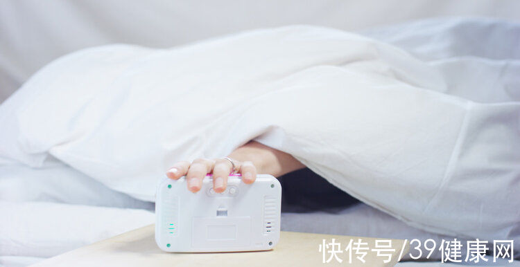 睡眠时间|美国研究发现：早起或比熬夜更伤身！睡多久、怎么睡，听专家说