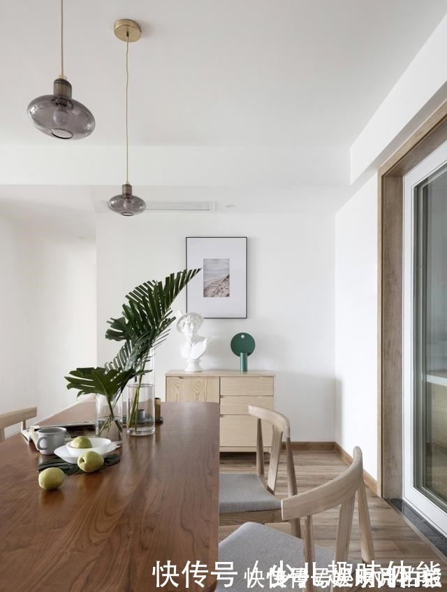 客厅|220㎡原木风设计,4室2厅3卫,一进门,就被客厅迷住了!