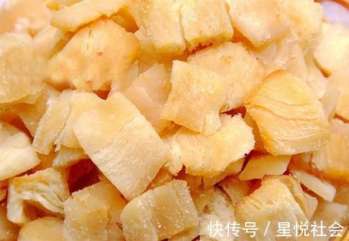 女性|女性来“例假”,多吃4种小零食,排污血排毒素,滋养子宫防衰老