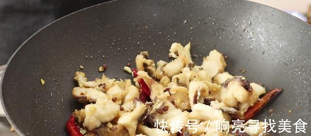 鱼肉|这才是鱼片最过瘾的吃法，外酥里嫩，香辣开胃，看着就有食欲！