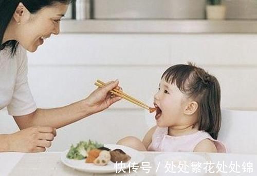辅食|宝宝什么时候该吃肉？肉类摄取太晚不利于宝宝发育，吃肉也有讲究