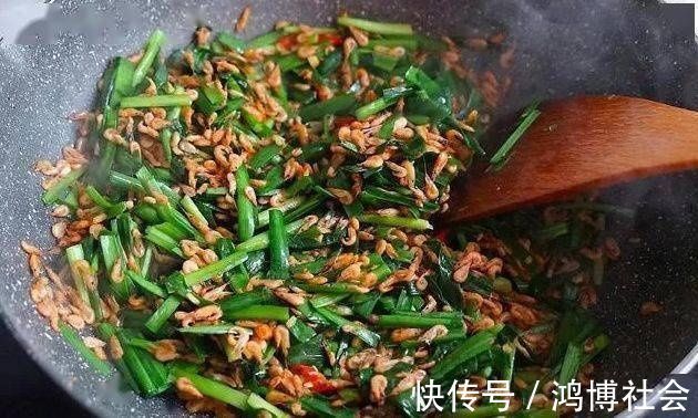 韭菜炒小虾,有红有绿,不错的下酒下饭菜!