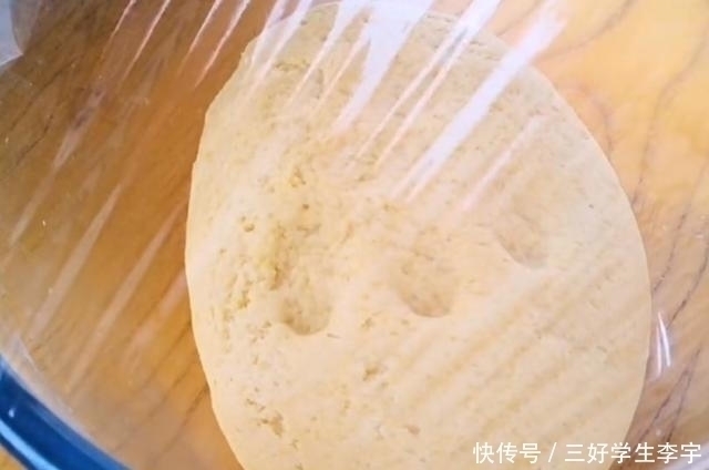 馅饼|玉米面全身是宝,教你秘制新吃法,开水一烫筷子一压,比馅饼好吃