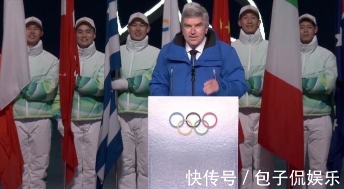 男大学生$开幕式上的“假笑男孩”,真实学历惊艳众人,女朋友也是学霸一枚