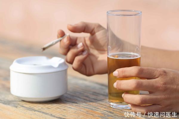 心梗要来临不会静悄悄,身体几个异常早发现,不只是头痛