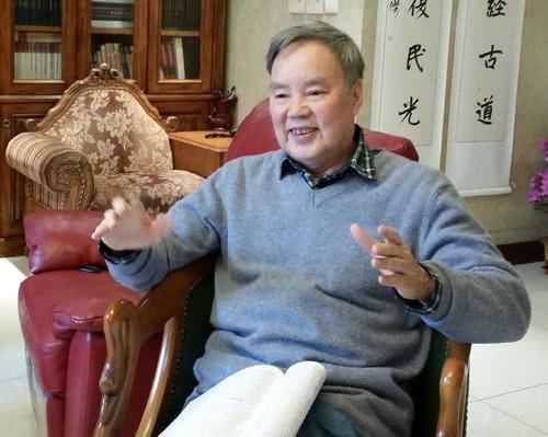 中国作家|北大教授曹文轩谈阅读,一语惊醒梦中人,大语文时代阅读尤为重要