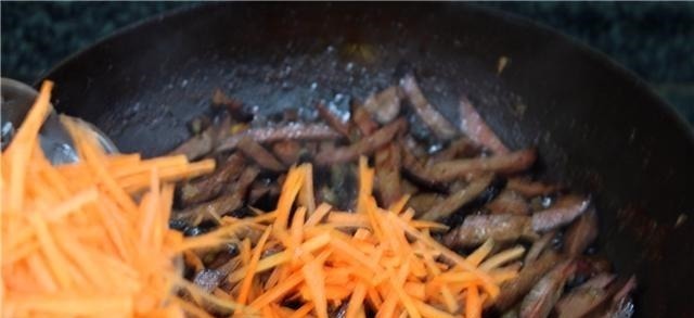 猪血丸子|建议中年女性家里条件允许,少吃牛肉羊肉多吃它,好处不请自来!