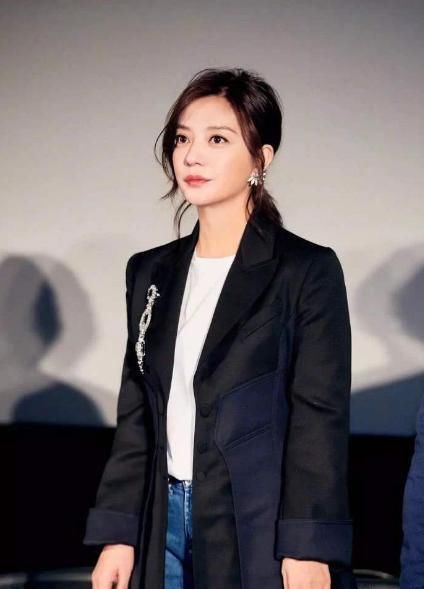  赵薇|赵薇能火，完全是因为小燕子，我来演比她火！你们信她的话吗？