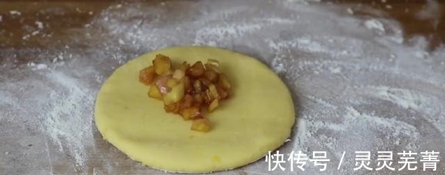 红薯这样做才叫好吃，不用炸不用煮，简单一揉，出锅后全家抢着吃！