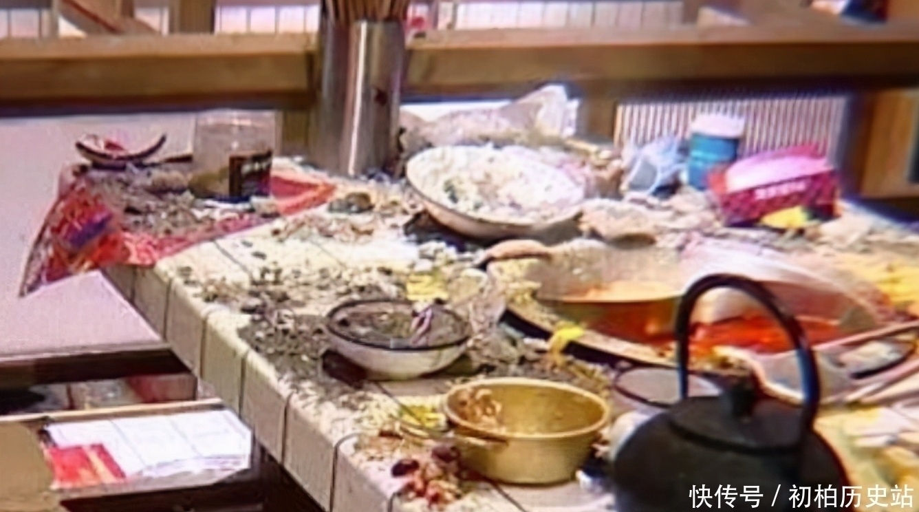 陈赫|陈赫火锅店事故现场:水泥掉下砸进锅内,热油泼得到处都是