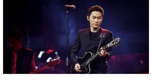 霍尊|小表弟瞧不起黄金城,说作者最丑,最后变成火烧鲨鱼了