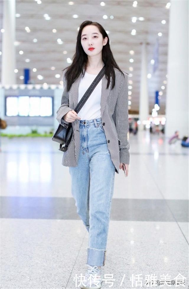 比阔腿裤还要显瘦，直筒牛仔裤荣耀回归！种草这7套搭配