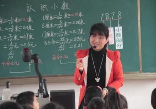 学生之间的“传纸条”，老师截胡后很是生气：一个个的是欠收拾了