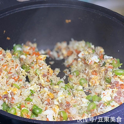 米饭|#奈特兰芝士粉挑战赛#广东美食腊肠蛋炒饭