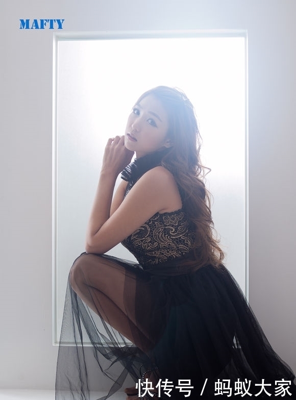 黑裙|写真:披发的黑裙