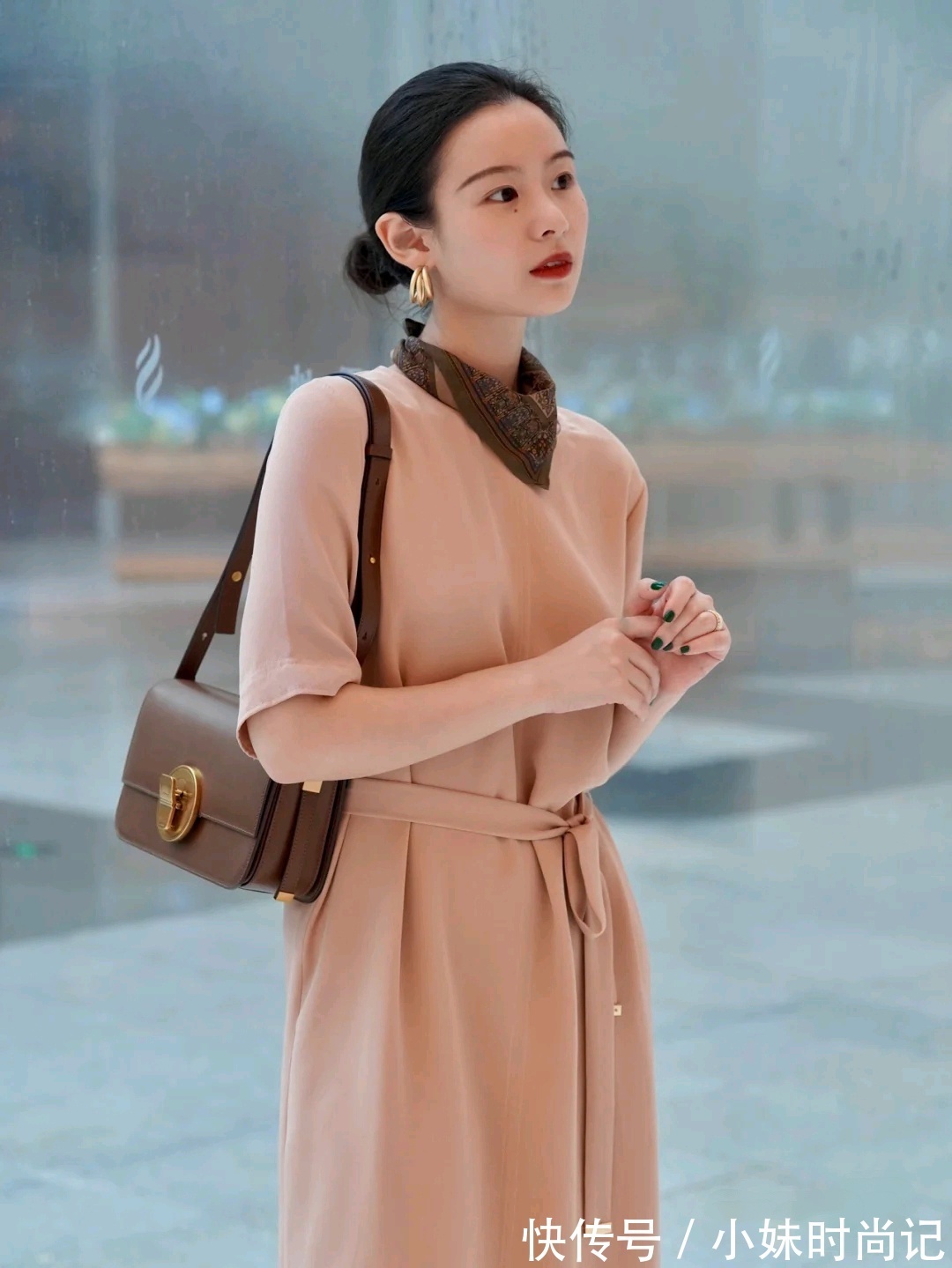 时髦|今秋火了一种风格,叫“温柔风”穿搭,时髦气质,充满高级感