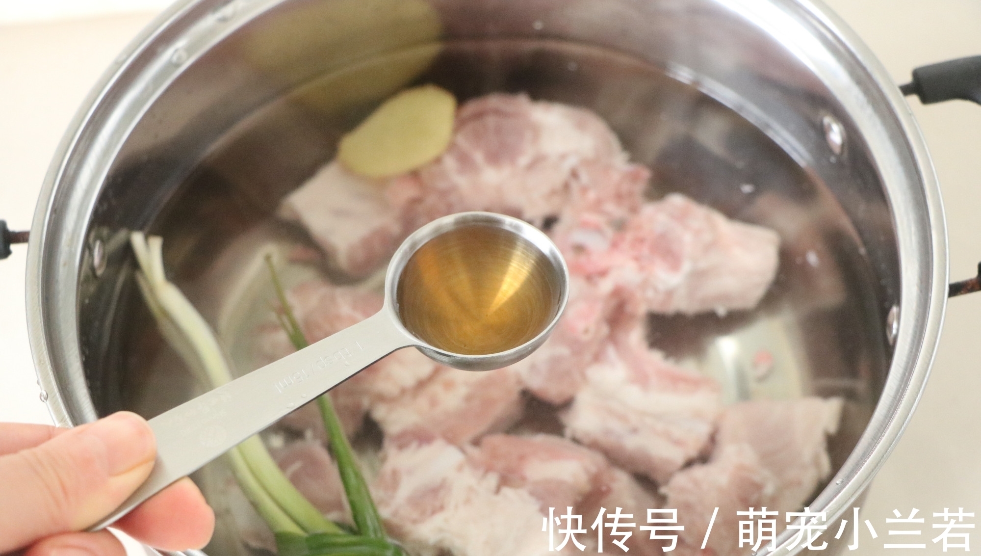 入冬以后，一定要喝的萝卜汤，清香美味，营养又便宜，百吃不腻