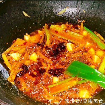 肉蔻|鸭头这样做，再也不用去绝味买了！朋友都说比绝味好吃