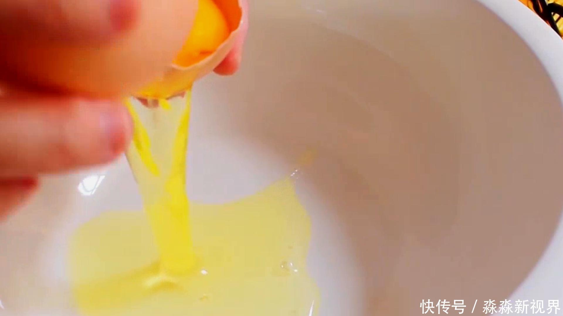 新花样|真正的懒人早餐,两个鸡蛋,一盒酸奶,筷子一搅吃出新花样