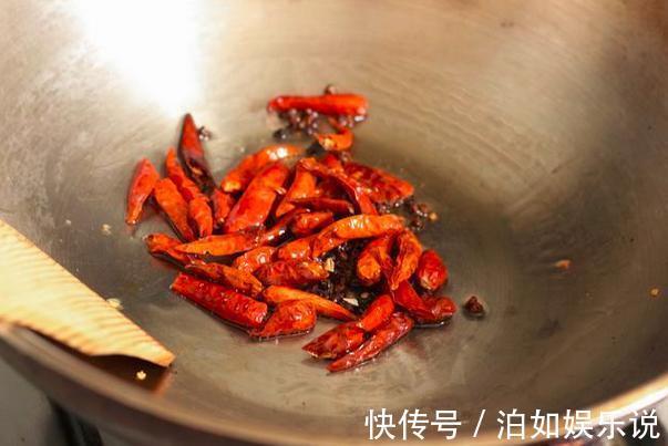 红辣椒|家庭版水煮鱼,掌握几个小要点,鱼鲜肉嫩口感不会差