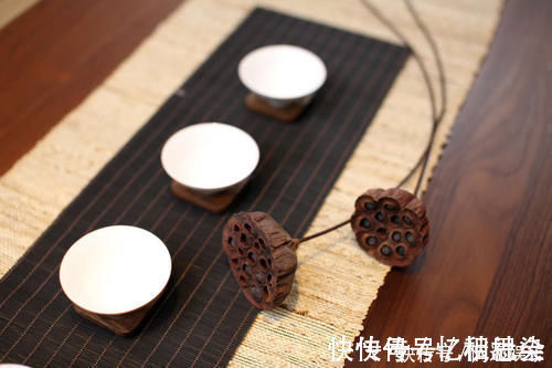 横厅|看完她家才知,没有红木与雕花的现代新中式,依然可以美到极致!