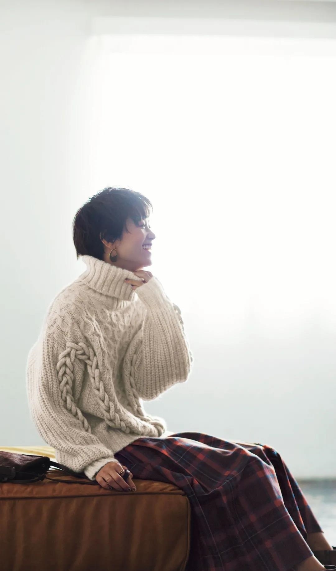 早春最适合针织衫，想要穿出日杂风效果，选款和搭配都要有技巧