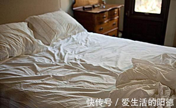 床单|床单用久了很脏?清洗时加个“小东西”,干净又杀菌!