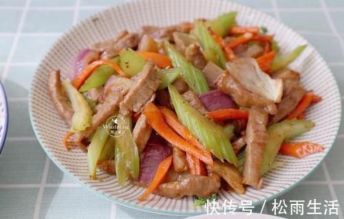 母子俩的午餐，不精致但用心做，孩子爱吃长个快