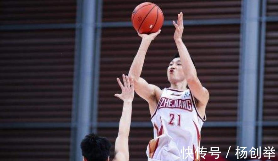 赵继伟|双标!为何朱旭航投篮劈叉会遭批评?而郭艾伦、赵继伟却可忽略?