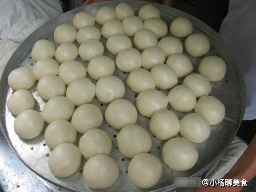 面团|卖馒头的大爷说漏嘴，蒸馒头时加点“它”，蒸出的馒头香甜松软