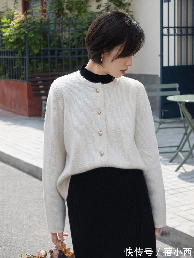 矮领 冬季少穿“紧身衣”,这3种毛衣更实用,优雅温柔还自带气质美