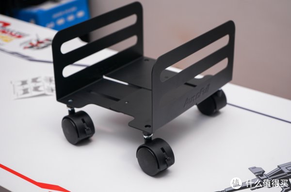 礼物|超彰显“钞能力”的礼物——傲风联名高达电竞桌上手体验