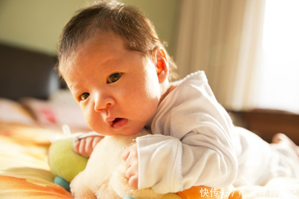 黑白卡|想要宝宝更聪明,六个有利于开发智力的小方法,宝妈可以参考一下